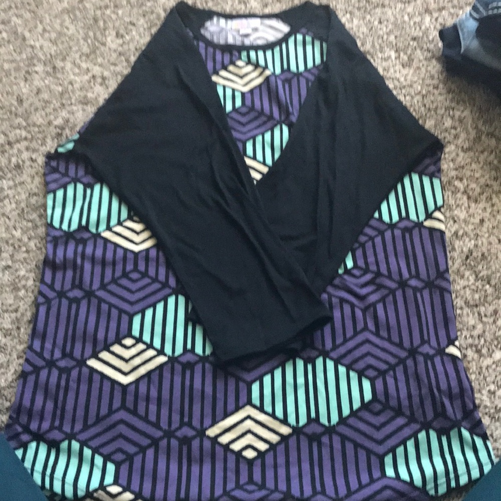 🎉FINAL PRICE 🎉 LuLaRoe Randy top!!!